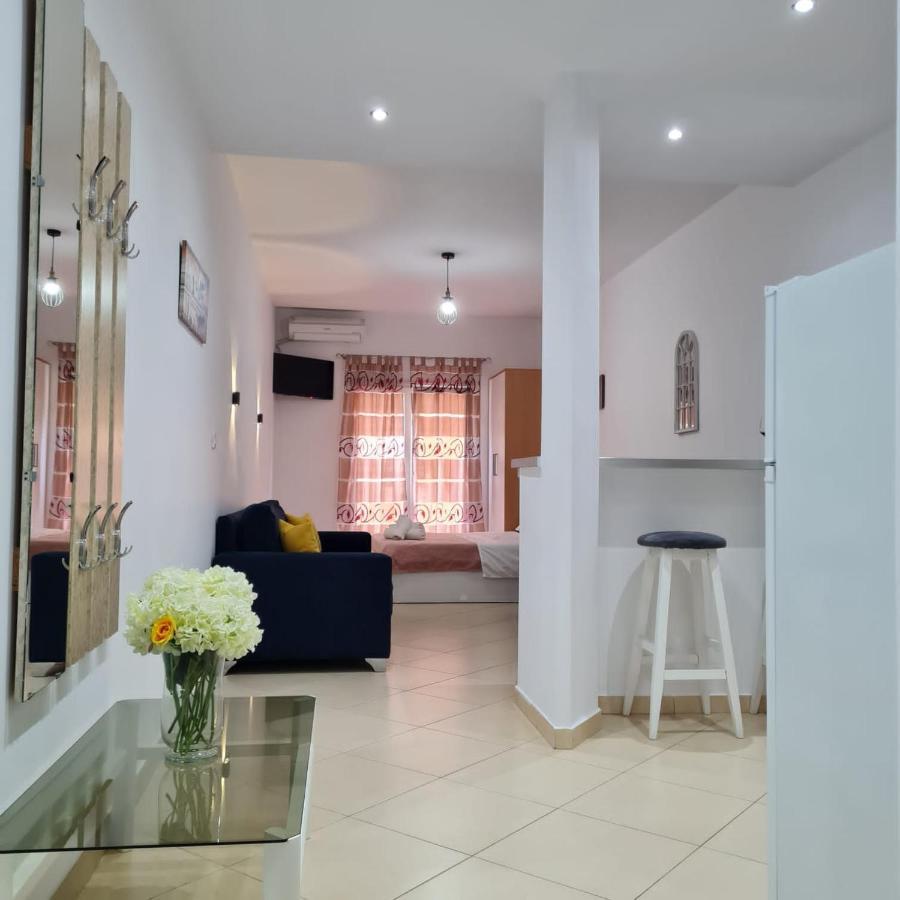 Studio By The Beach - Vlorë Εξωτερικό φωτογραφία