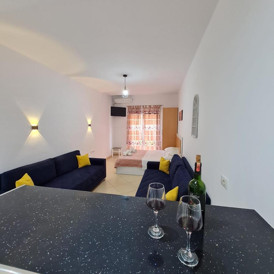 Studio By The Beach - Vlorë Εξωτερικό φωτογραφία